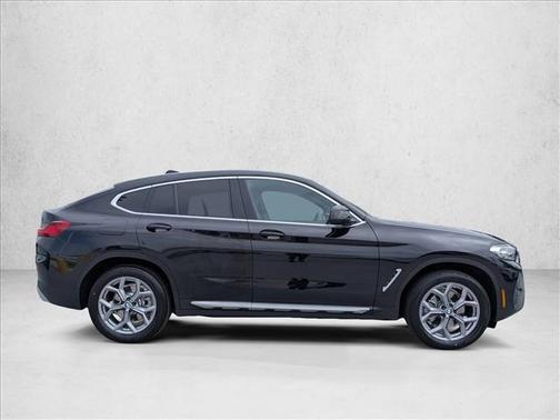 Black 2025 BMW X4 xDrive30i