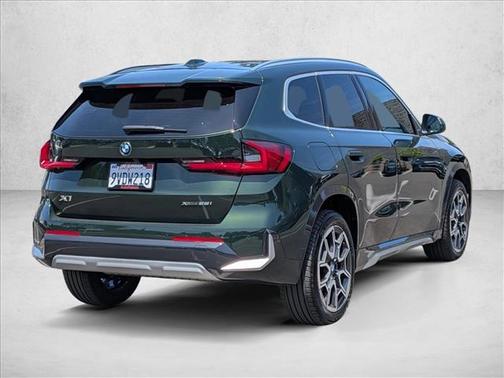 San Remo Green Metallic 2025 BMW X1 xDrive28i