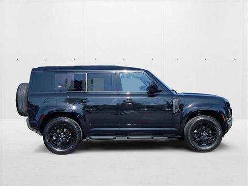 2023 Land Rover Defender 110 Standard