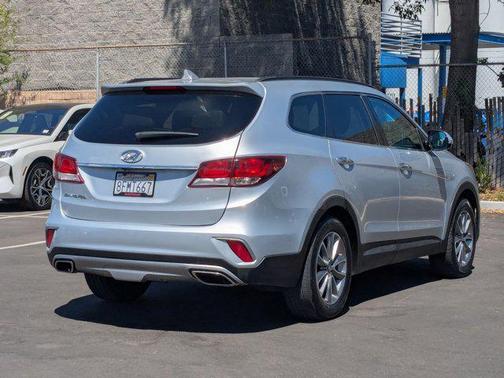 2018 Hyundai SANTA FE SE