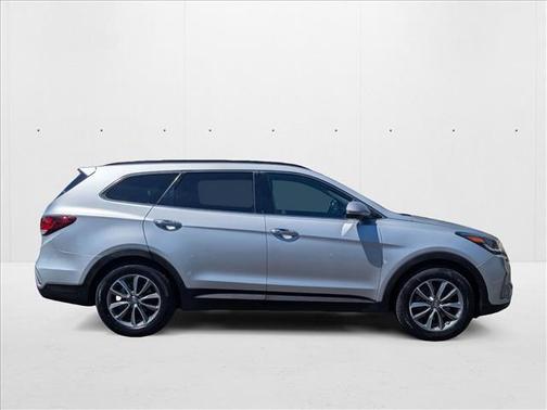 2018 Hyundai SANTA FE SE