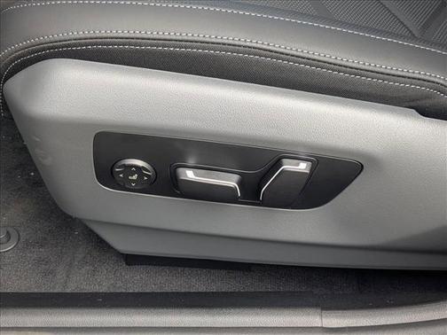 2026 BMW 550e xDrive