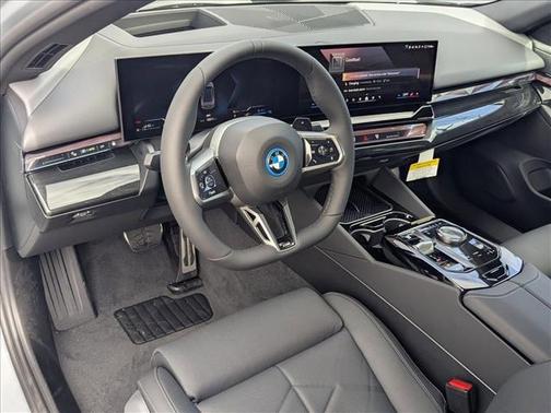 2026 BMW 550e xDrive