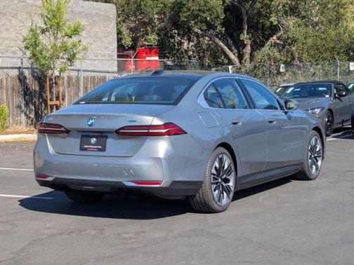 2026 BMW i5 eDrive40