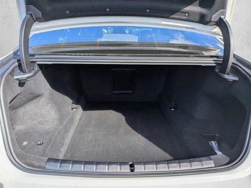 Alpine White 2025 BMW 740 740i