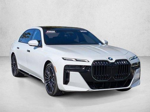 Alpine White 2025 BMW 740 740i