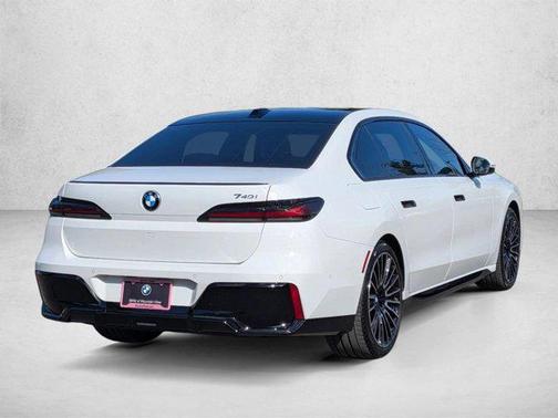 Alpine White 2025 BMW 740 740i