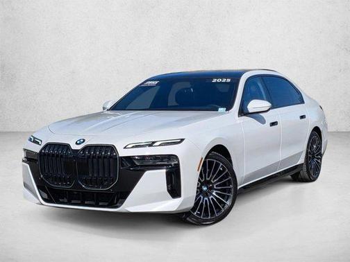 Alpine White 2025 BMW 740 740i
