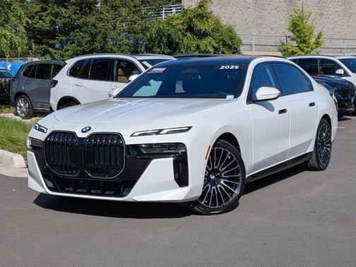 Alpine White 2025 BMW 740 740i