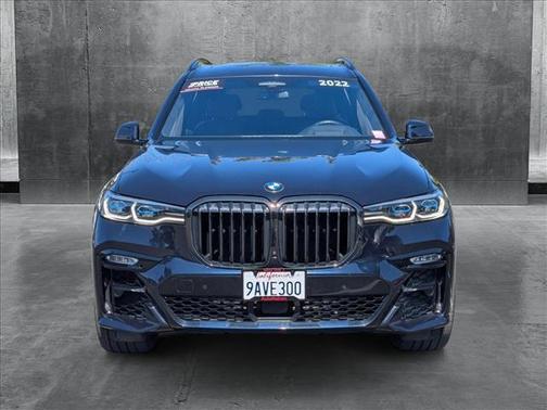 2022 BMW X7 M50i