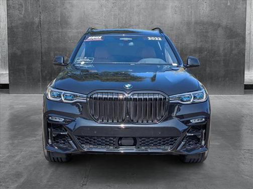 2022 BMW X7 M50i