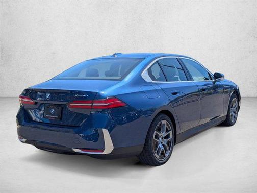 Phytonic Blue Metallic 2026 BMW i5 xDrive40