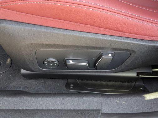 2025 BMW 330 i