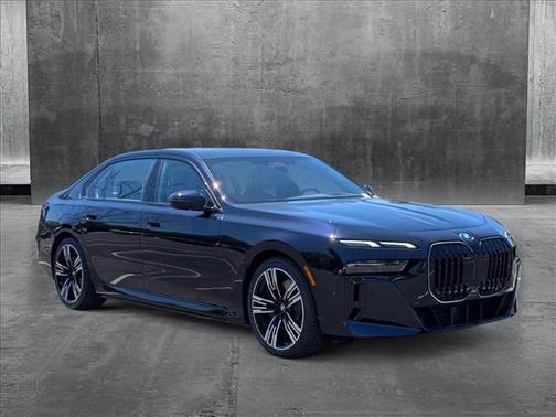 2025 BMW 750e i xDrive