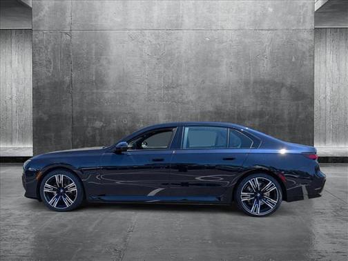 2025 BMW 750e i xDrive