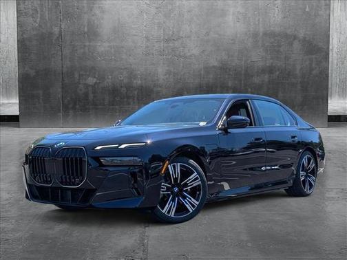 2025 BMW 750e i xDrive
