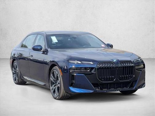 2026 BMW 750e i xDrive
