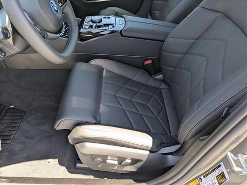 2025 BMW i5 xDrive40