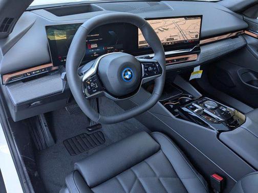 2025 BMW i5 eDrive40