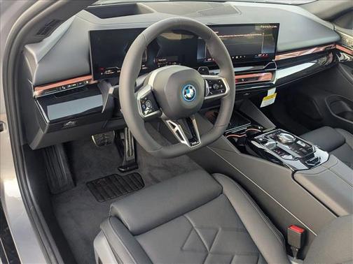 2026 BMW 550e xDrive