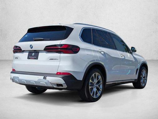 Alpine White 2026 BMW X5 PHEV xDrive50e