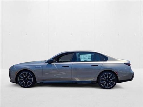 2025 BMW i7 M70