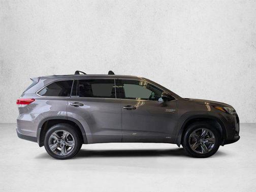 Predawn Gray Mica 2019 Toyota Highlander Hybrid Platinum