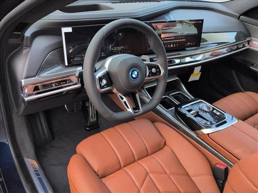 2026 BMW 750e i xDrive