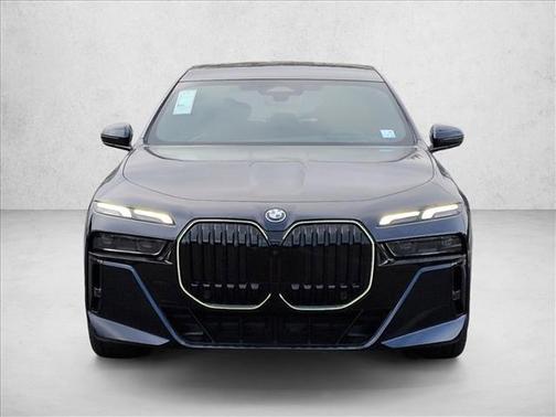 2026 BMW 750e i xDrive