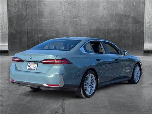2024 BMW 530 i