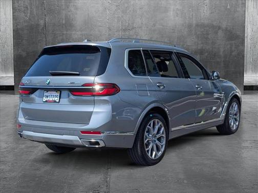 2025 BMW X7 xDrive40i