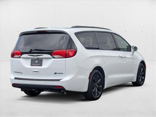 2019 Chrysler Pacifica Hybrid Touring L