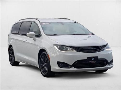2019 Chrysler Pacifica Hybrid Touring L