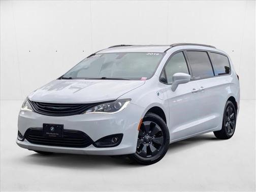 2019 Chrysler Pacifica Hybrid Touring L