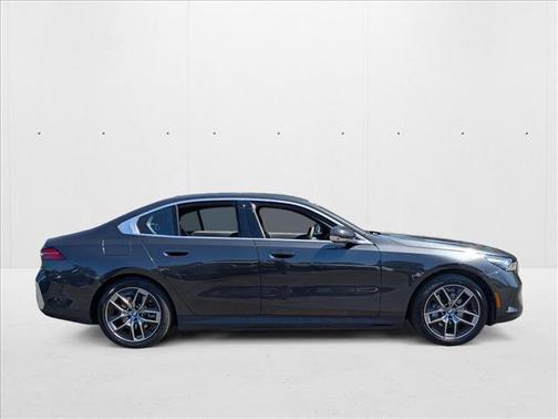 2025 BMW i5 xDrive40