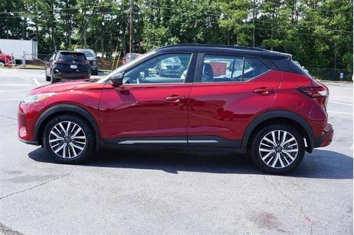 2023 Nissan Kicks SR