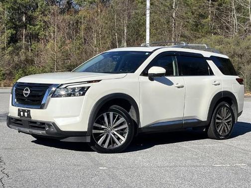 2022 Nissan Pathfinder Platinum