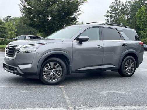 2022 Nissan Pathfinder SV