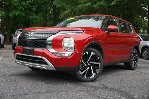 2023 Mitsubishi Outlander SE