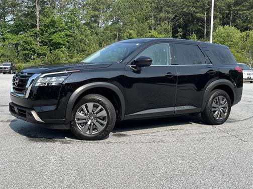 2024 Nissan Pathfinder S