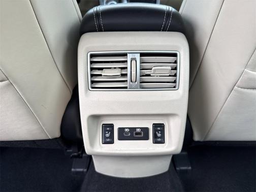 2023 Nissan Maxima Platinum