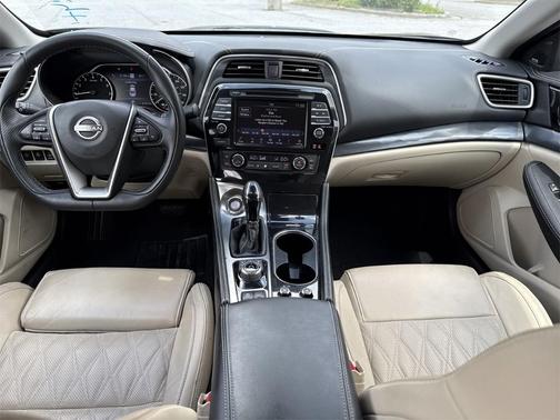 2023 Nissan Maxima Platinum