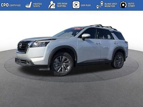 2024 Nissan Pathfinder SV