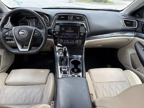 2023 Nissan Maxima Platinum
