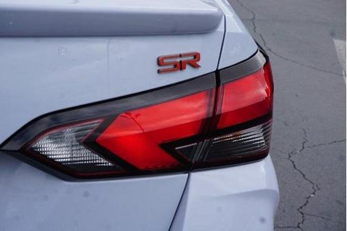 2023 Nissan Versa 1.6 SR