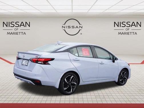 2023 Nissan Versa 1.6 SR