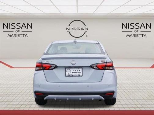 2023 Nissan Versa 1.6 SR