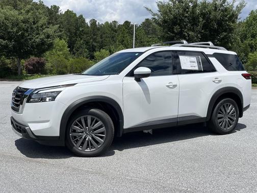 2025 Nissan Pathfinder SL