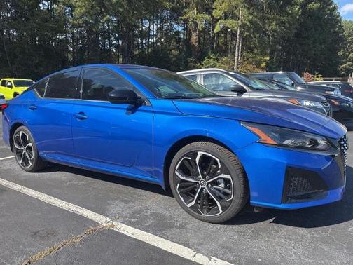 2025 Nissan Altima SR