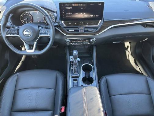 2024 Nissan Altima 2.0 SR
